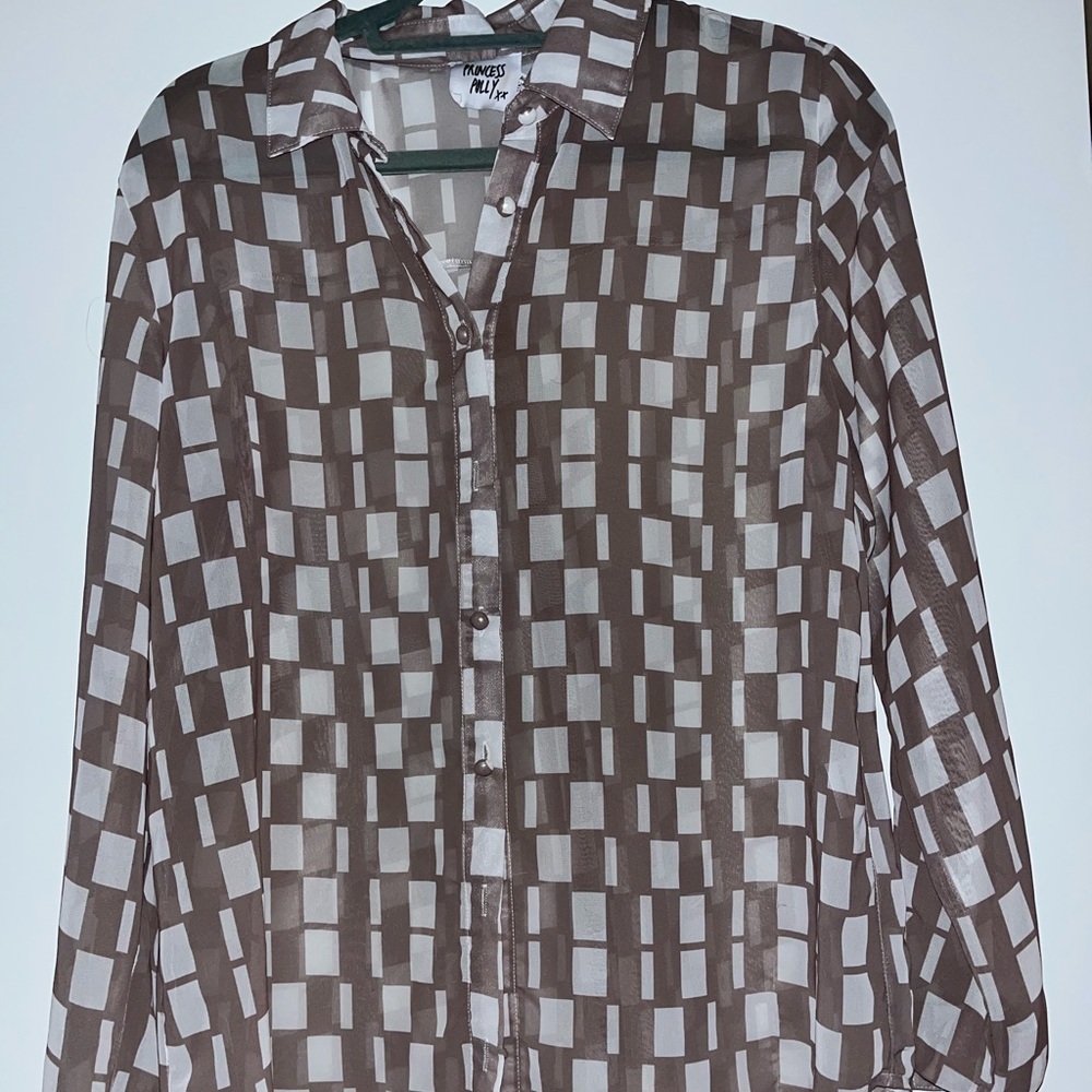 PRETTY LITTLE THING SHEER BUTTON UP